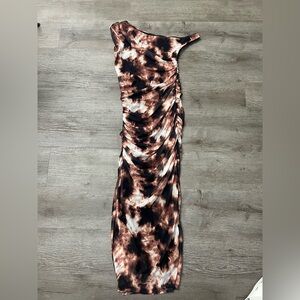 Elegant Tie-Dye Maxi Dress